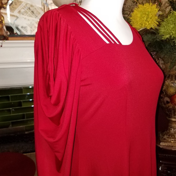 Elegant Red Strappy Shoulder Waterfall Maxi Dress - Picture 3 of 7